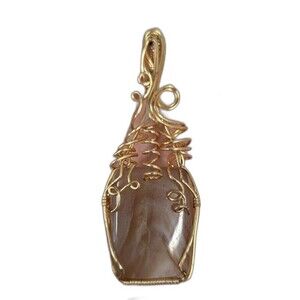 Handcrafted Banded Agate Wire Wrapped Pendant Necklace Tan/White NWT